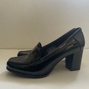 Jones New York Black Block Heeled Shoe, Size 7.5